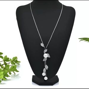 Fashion Multilayer Pearl Crystal Leaves Necklace